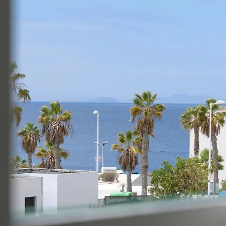 Casa El Volcan De Masdache, - Playa Chica Puerto del Carmen (Lanzarote)